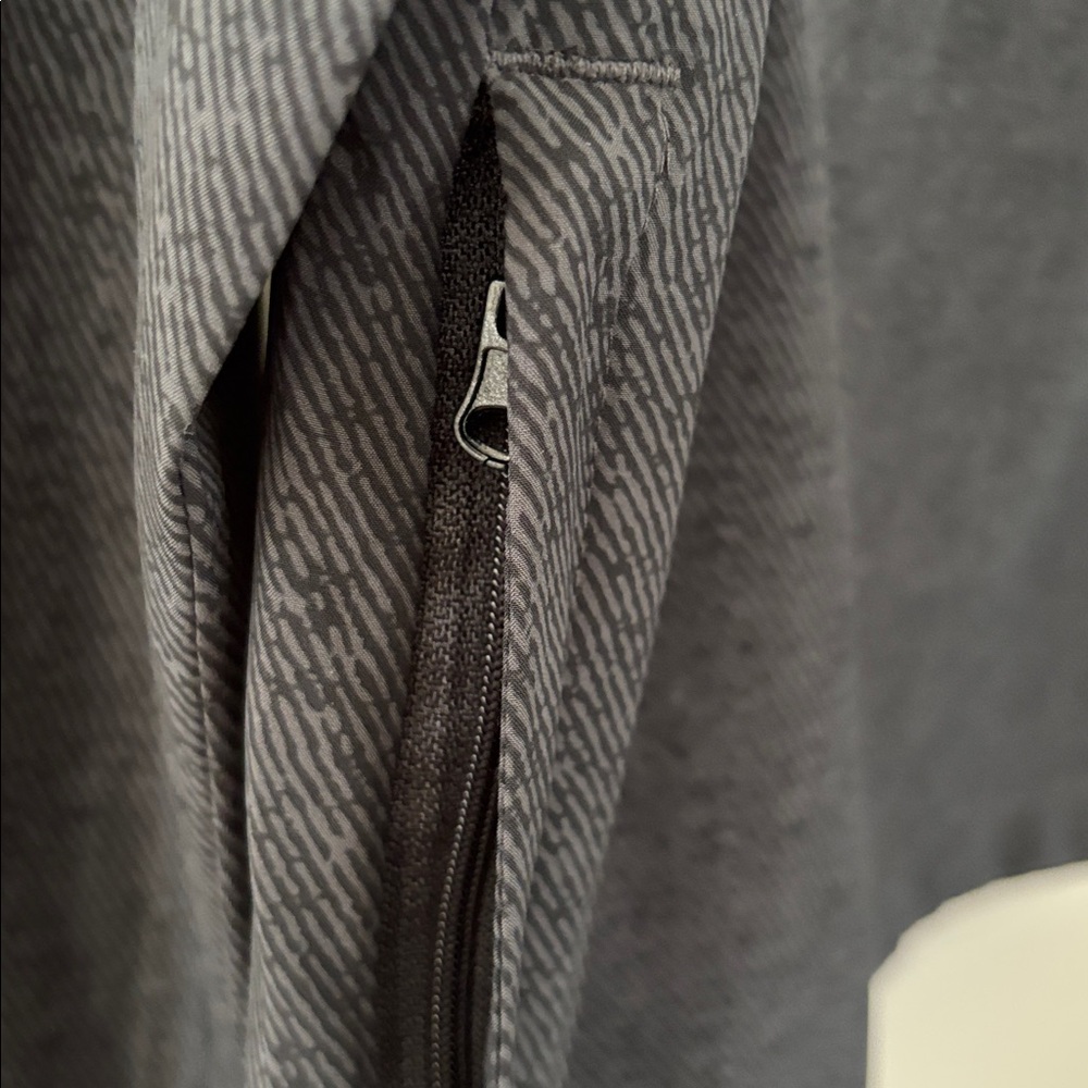 Vuori Black & Gray Pattern Pullover Windbreaker H… - image 8